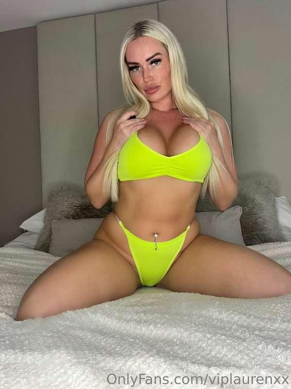 does this body tempt u? 😩