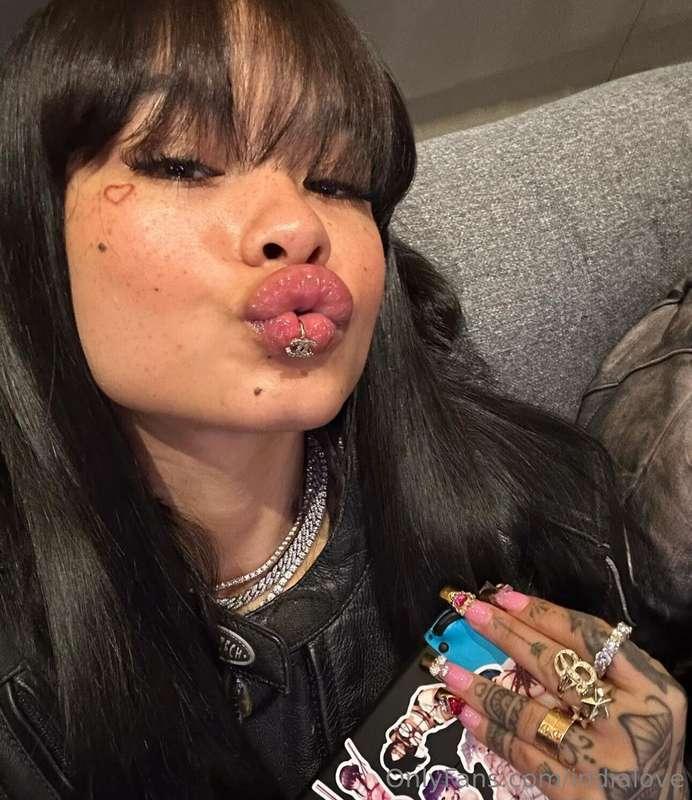 😘