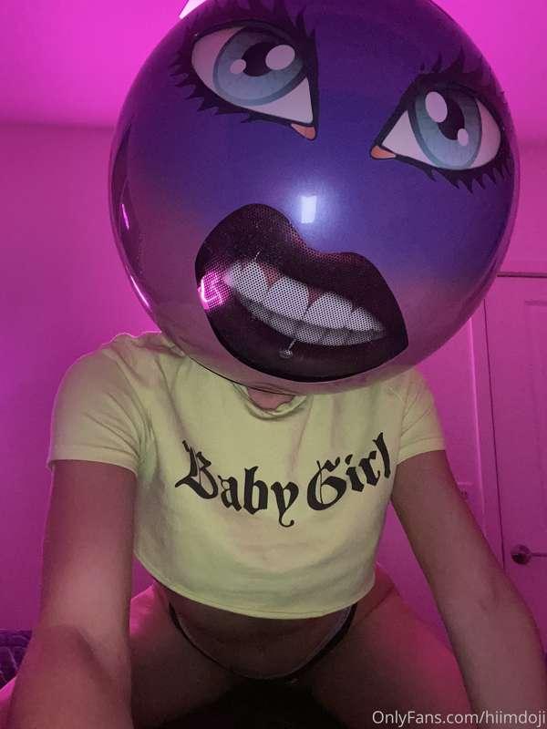 Good night everyone 😋Swipe right to see me pull this top off..