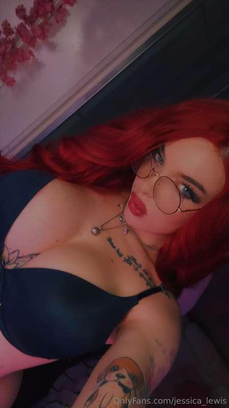 Red hair Jess?🥵