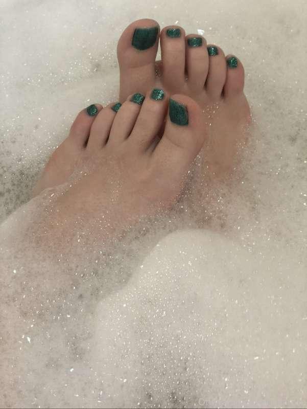 Who likes feet?? 😏
More photos on my VIP page @misserikarose