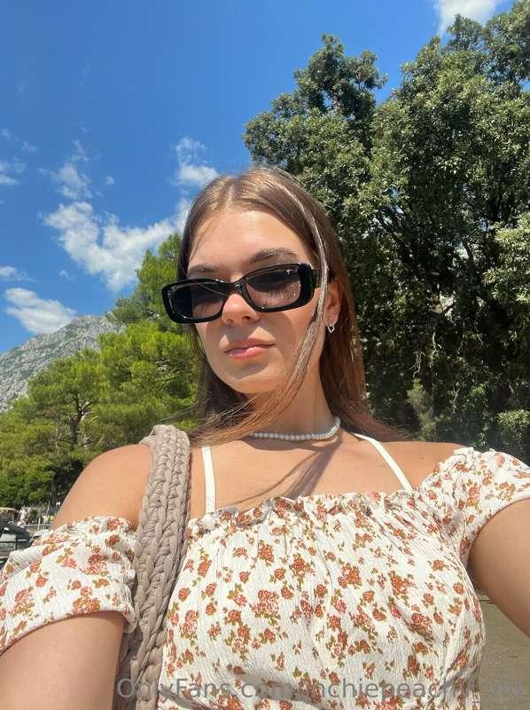 I'm looking forward to summer 😍 What's your favorite season ..