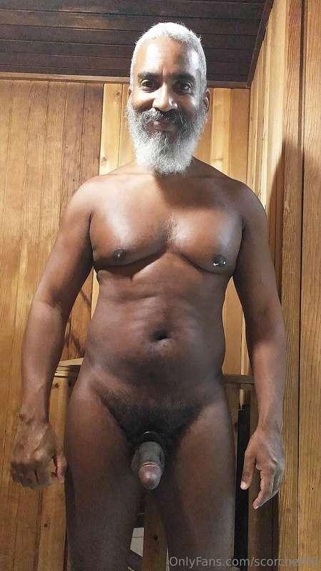 Sauna Saturday!  #beard #musculardaddy #gay #feet #gaycruisi..