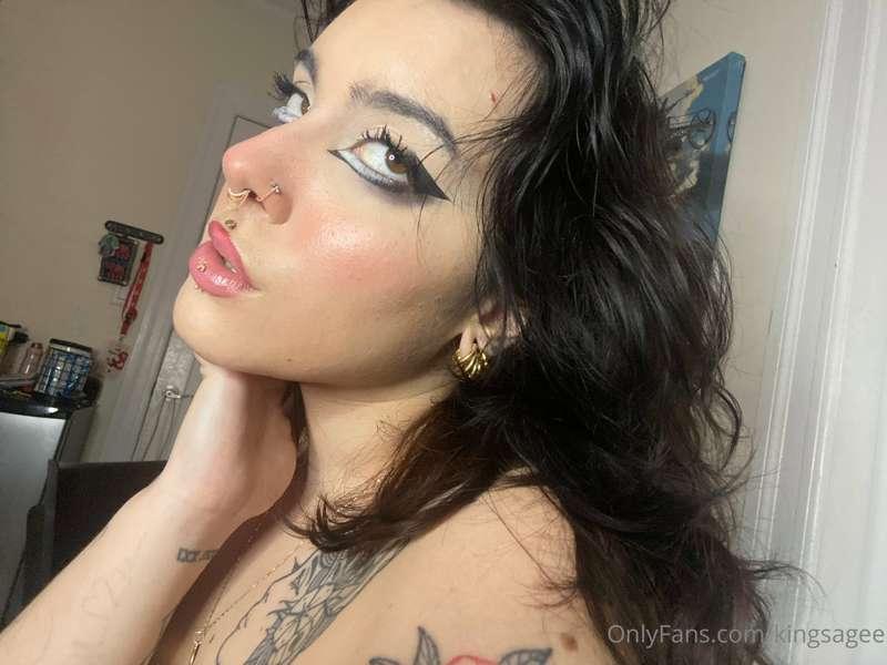 💋