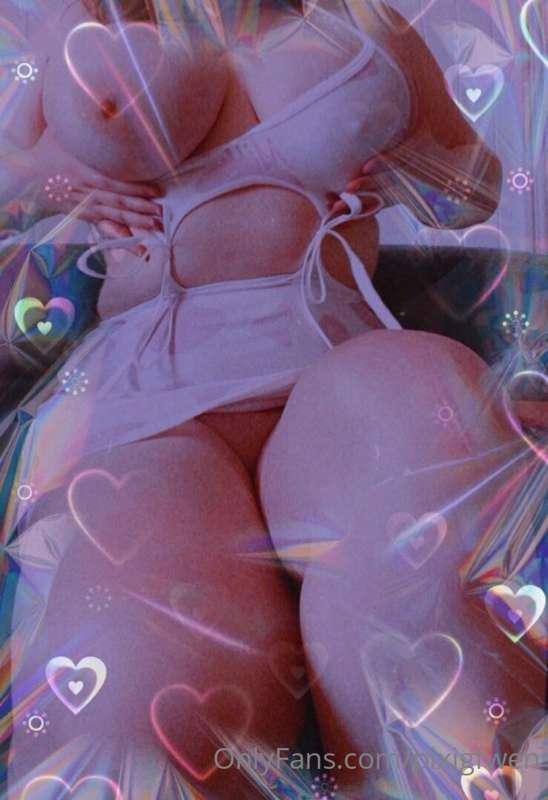 this hottie @dumbsofttiee is currently having a sale!! her s..