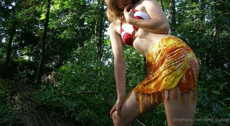 Tip for more hot sexy forest pics
