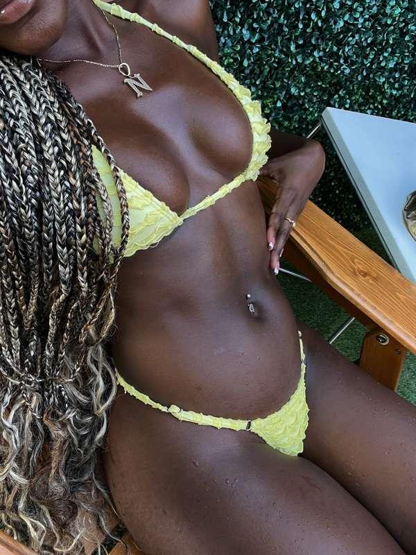ur fav chocolate😘 dont forget to tip on my live for a show @..