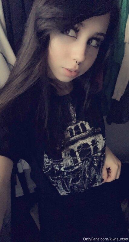 good morning :3 im getting a tattoo today wooo~