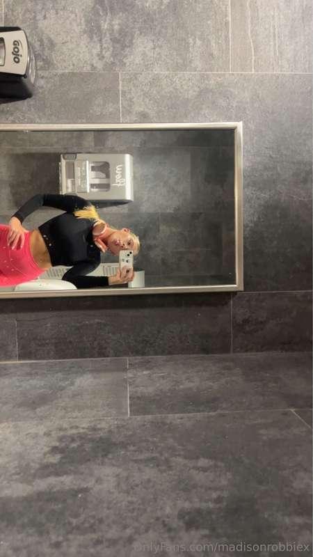 moves in silence 💪🏻