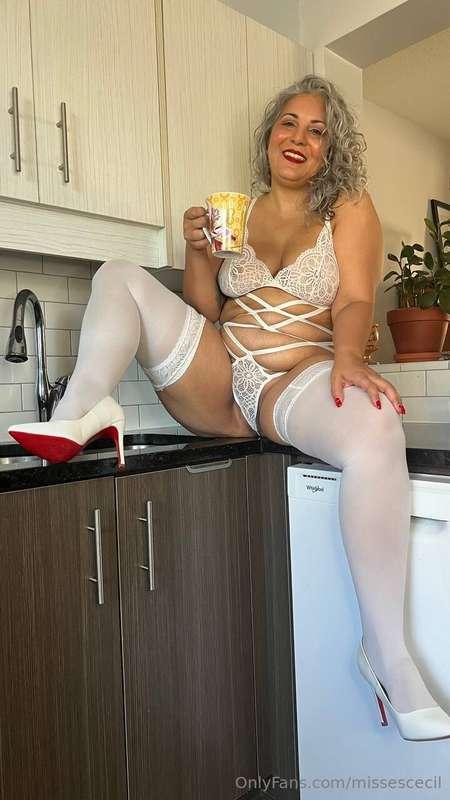 POV: you came for the tutoring but you're now having a coffe..