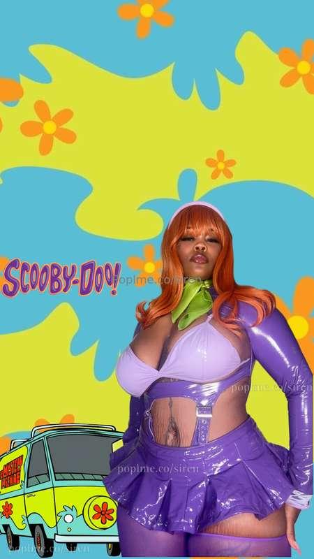 Tell me how much you like my Daphne Cosplay 🥰