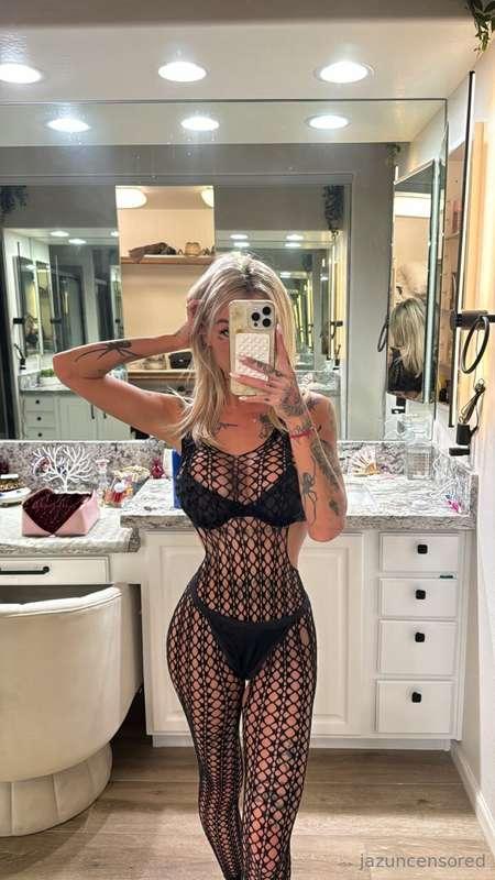 Mirror, mirror… who’s ready to rip this off me? 😏I'm waiting..