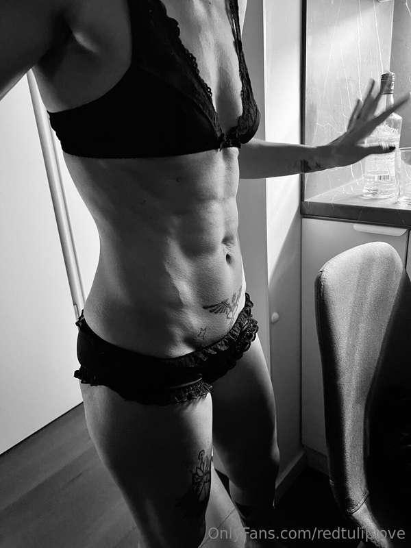 We are an amateur couple full of sexuality and fetish passio..