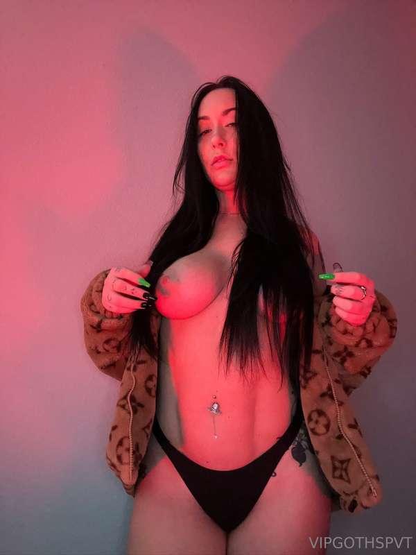 Mood: Hot and unbothered