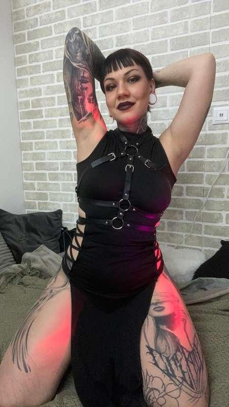 Im listing down gifts ideas 🌲😈 Tap the poll below what gift ..