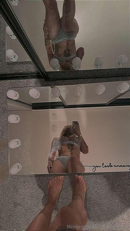 Didn’t get the name mirror girl for no reason 😈