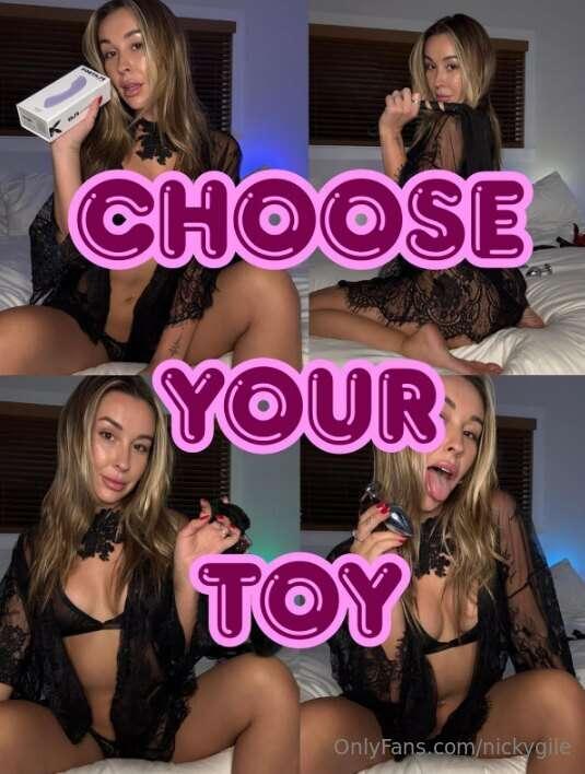 Happening right now on @nickygileprivate👀 need all my kinky ..