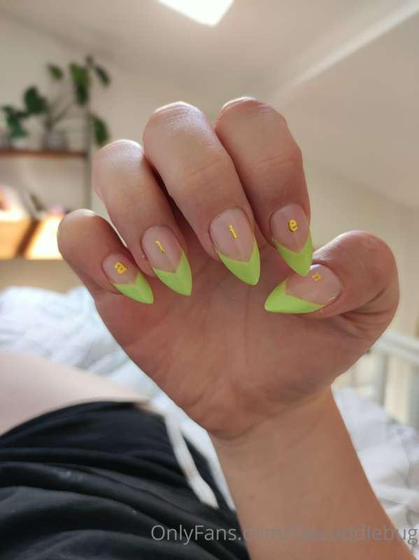 have you all seen my new nails yet? these will surely look g..
