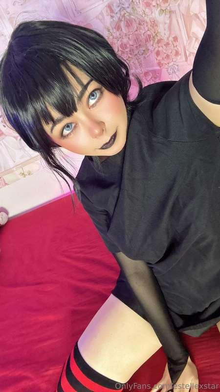 Let me bite you 🧛🏻‍♀️