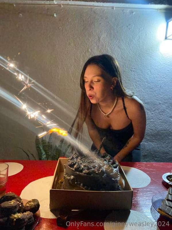 it's my birthday!!🎂🧡 What are you going to give me?😏😉