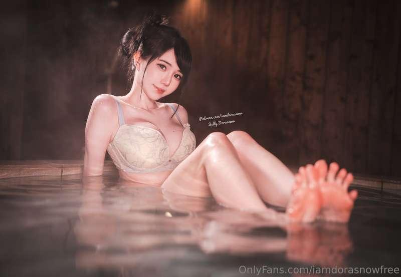 feetsies & warm bath