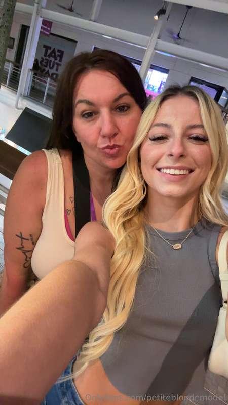 ok fuck it here it is…. my moms OF😳 @bigtittiebre 