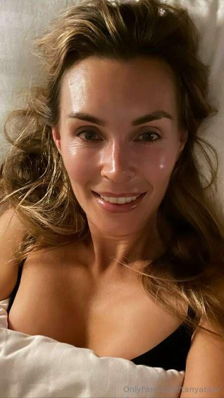 It's Friday ✨ ... and there is a *free nude* waiting for you..