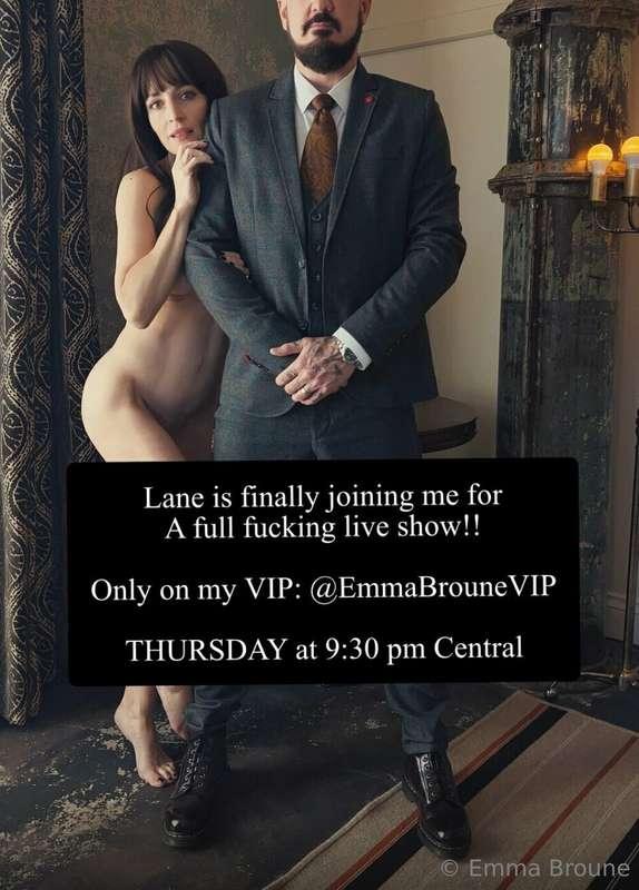 It’s really happening! 
@lanebroune and I together for a ful..