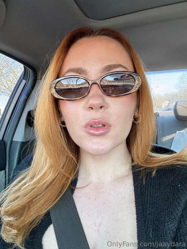 Headed to the grocery store for rocky road supplies🧡 baking ..