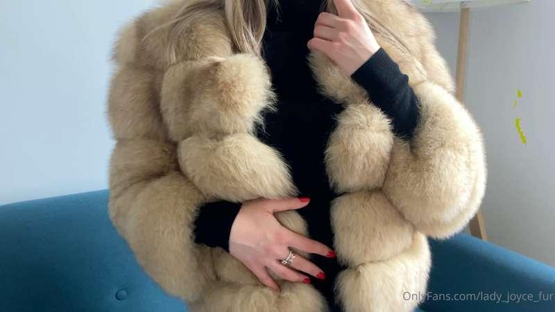 lady_joyce_fur image #0