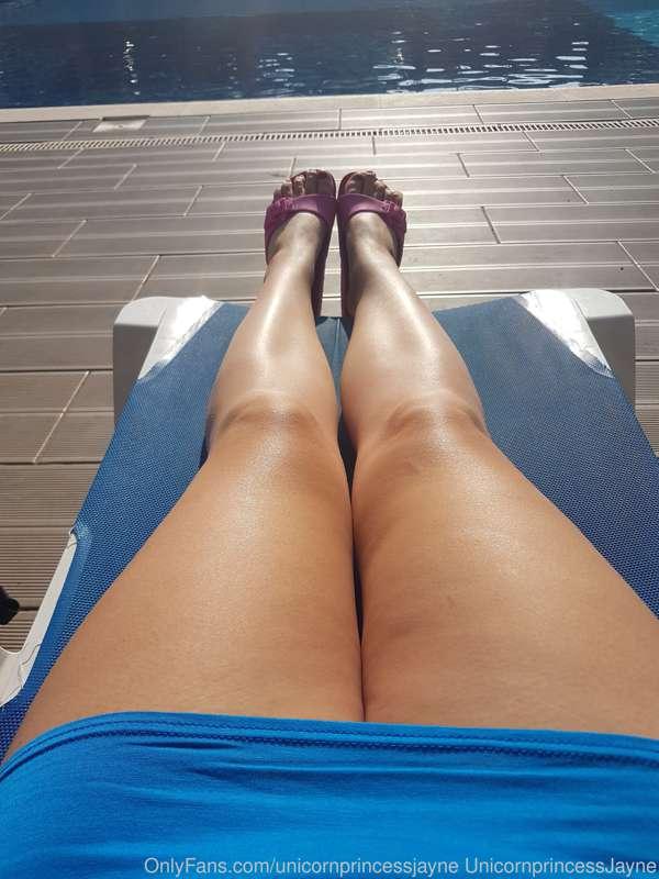 Nice long 34 inch legs to wrap around your head and size 8 f..