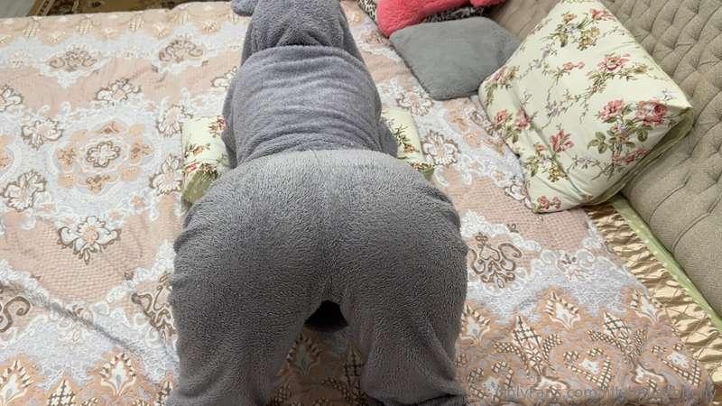 your little bunny step sis waiting for you at home 😇 so you ..
