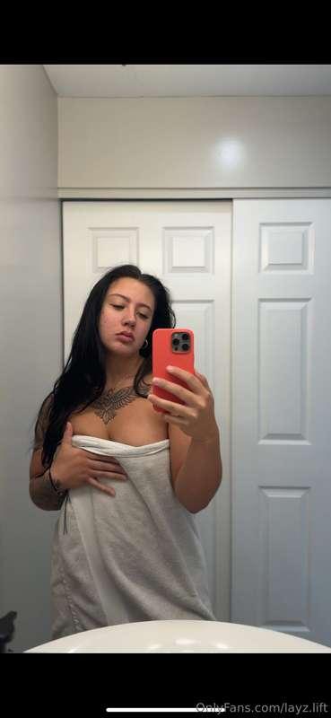 After shower selfie just for you🖤😊