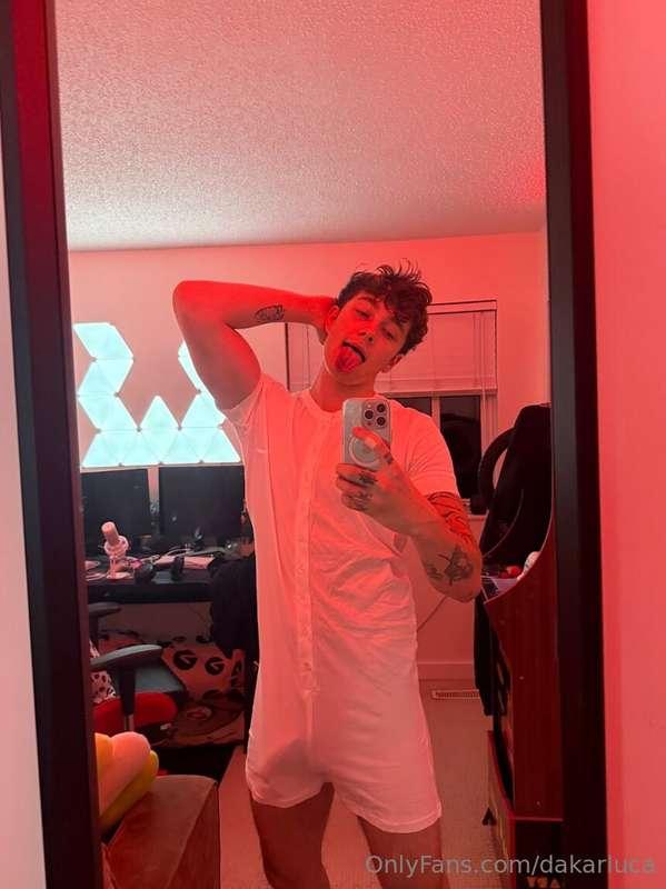 how do u feel about tongue 👅