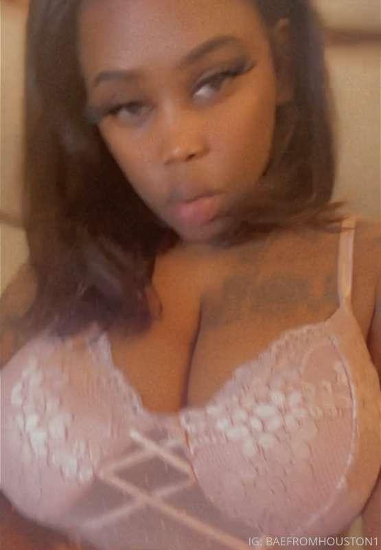 life is a blur, but focus on me