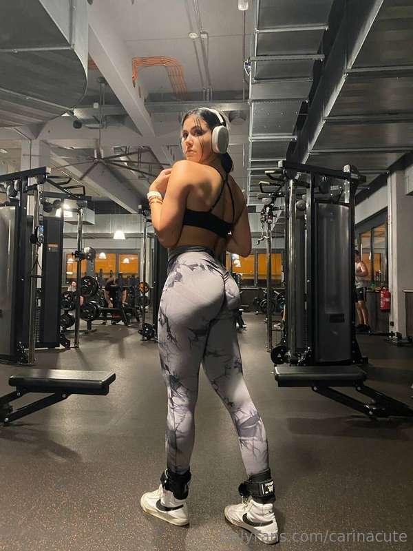 Fleißig den Po trainieren 😏