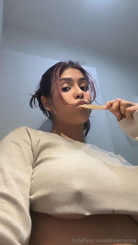 Good morning! Don't forget to brush your teeth 😆