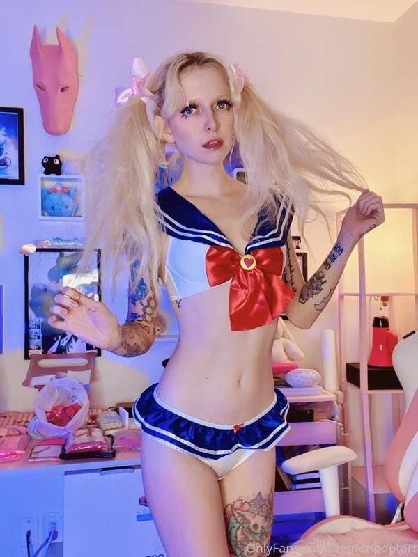 super excited for the lewd and XXX sailor moon pics I took! ..