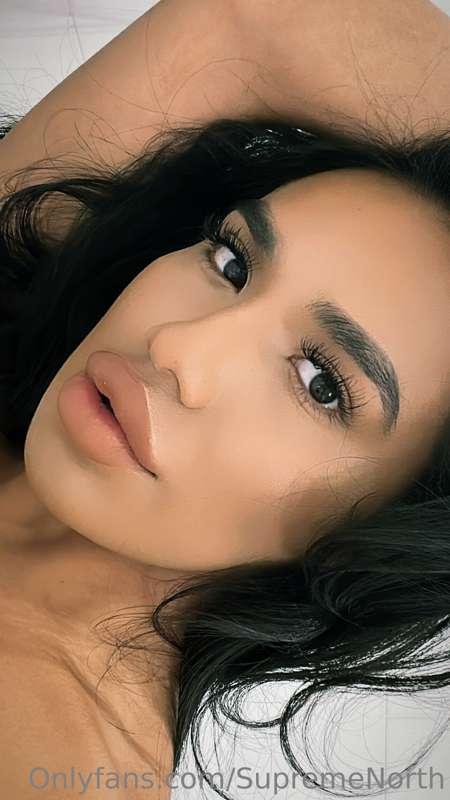 Would you drench my face with your cum? 💦🥵
