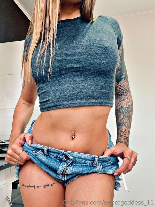 Just a normal day… 💫🚬Except that even dressed like this, I s..