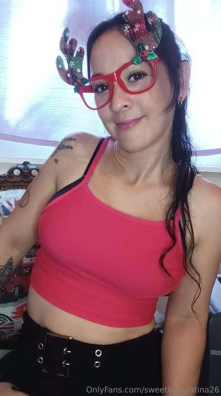 Mommy Claus wants to give you a present 💦😈🔥What would you li..