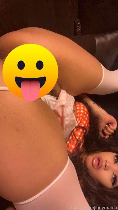 Do you need a naughty maid? 😘 #ebony #pussy