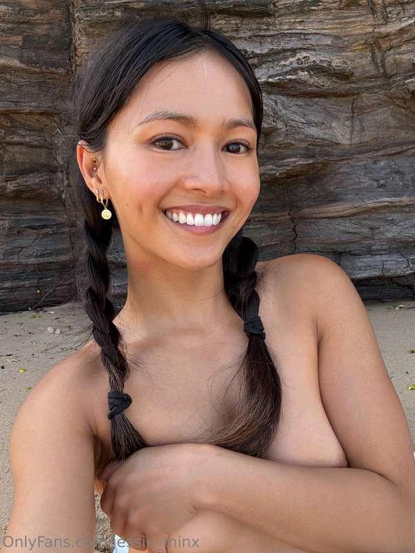 Went to the beach, got topless and took photos ☺️