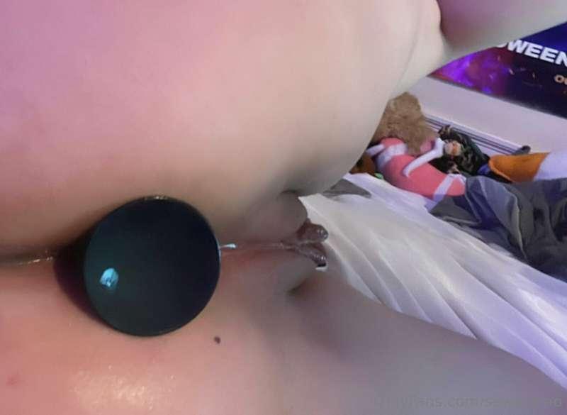 plug >:3
