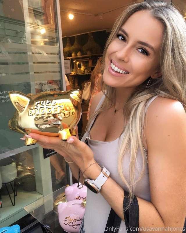 Well... I got exposed today... by a piggy bank🤣 while shoppi..