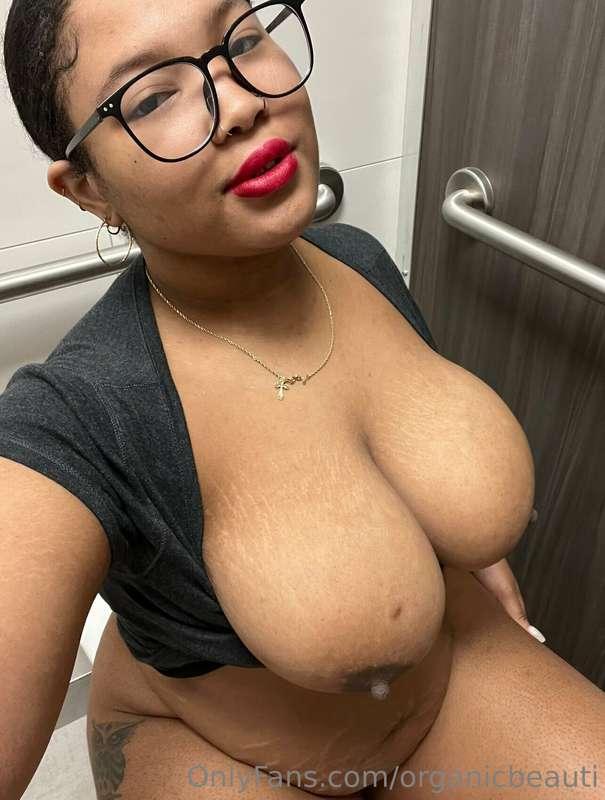 Come give mama a kiss 😉