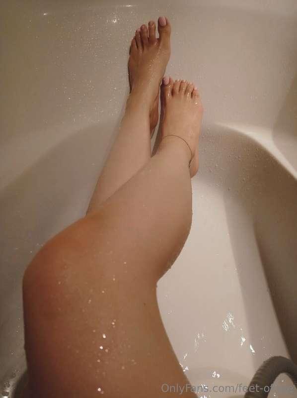 Wanna take a bath together?💦