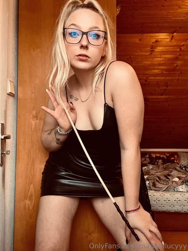 Ahh, kdo by ode mne chtěl pořádně naplácat na prdelku? 😈❤️