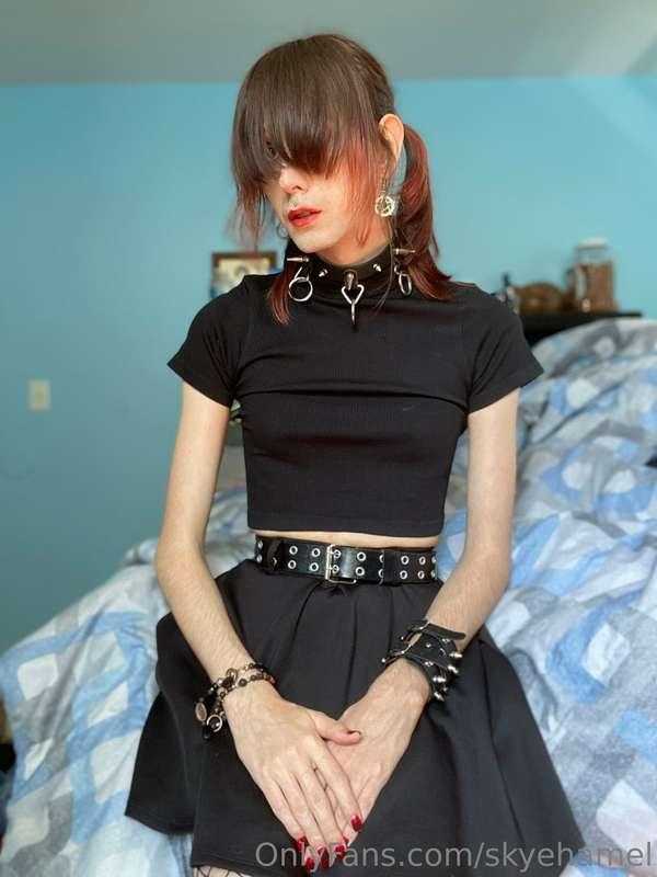 Sfw to not so safe ><