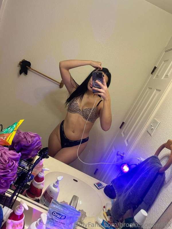 What is your favorite type of music to have sex to? 😏😼
